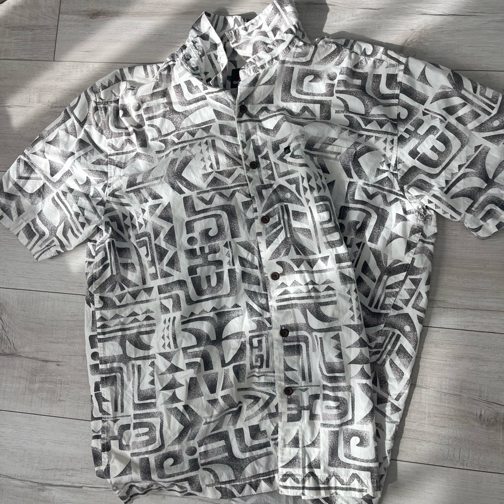 QUICKSILVER White and Grey Pattern Mens Button up Shirt